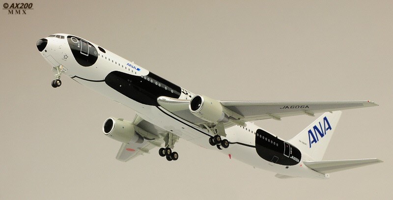 全日空商事] 1/200 ANA B767-300ER (FLY！パンダ) 【公式通販】