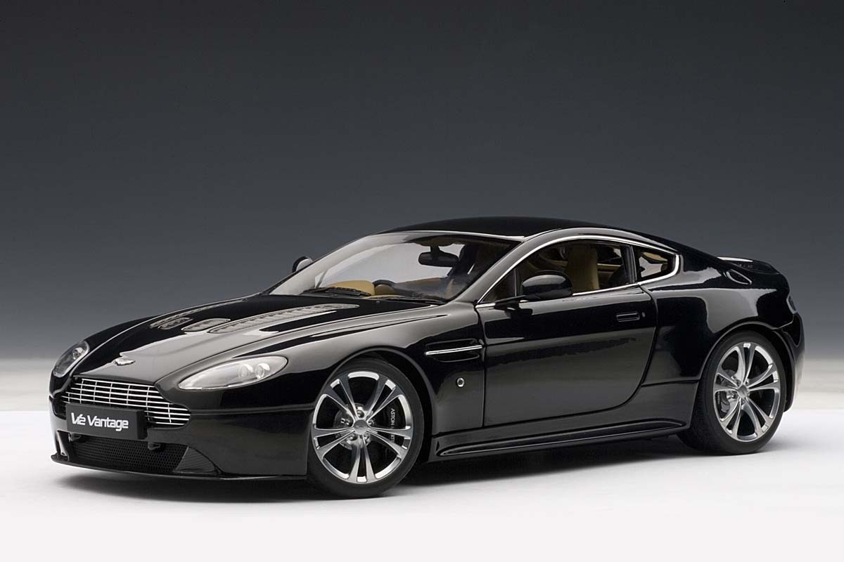 AUTOart 1:18 Scale Aston-Martin V12 Vantage 2010, Black. ezToys