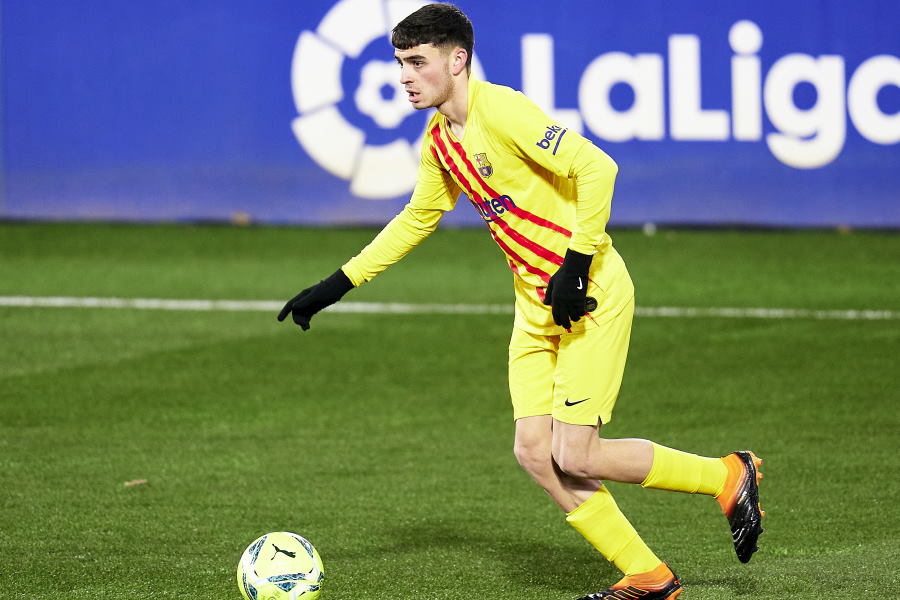 ペドリ サインカ一ド バルセロナ Amazon.co.jp: 2021-22 PANINI PEDRI