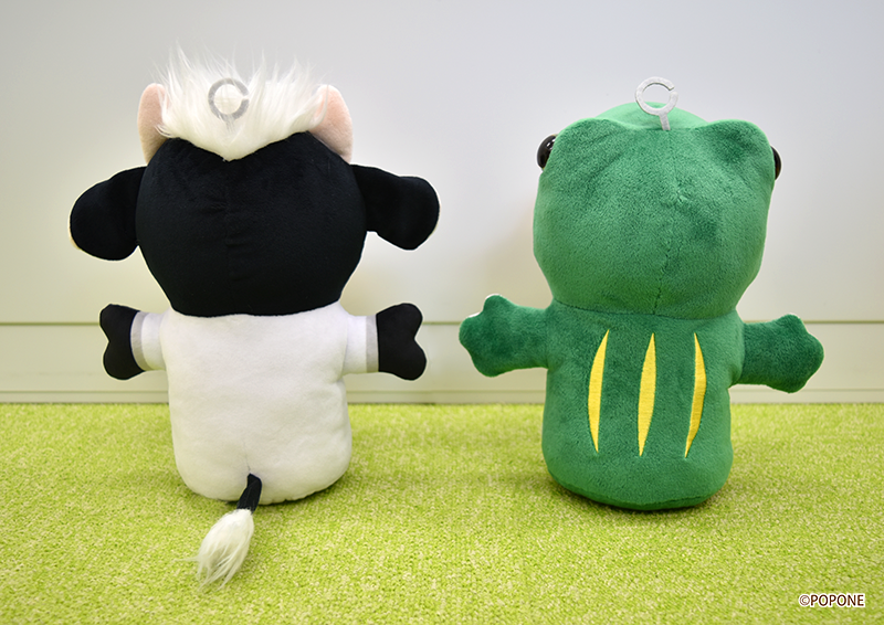 お笑いコンビ”パペットマペットから「うしくん」「カエルくん」が