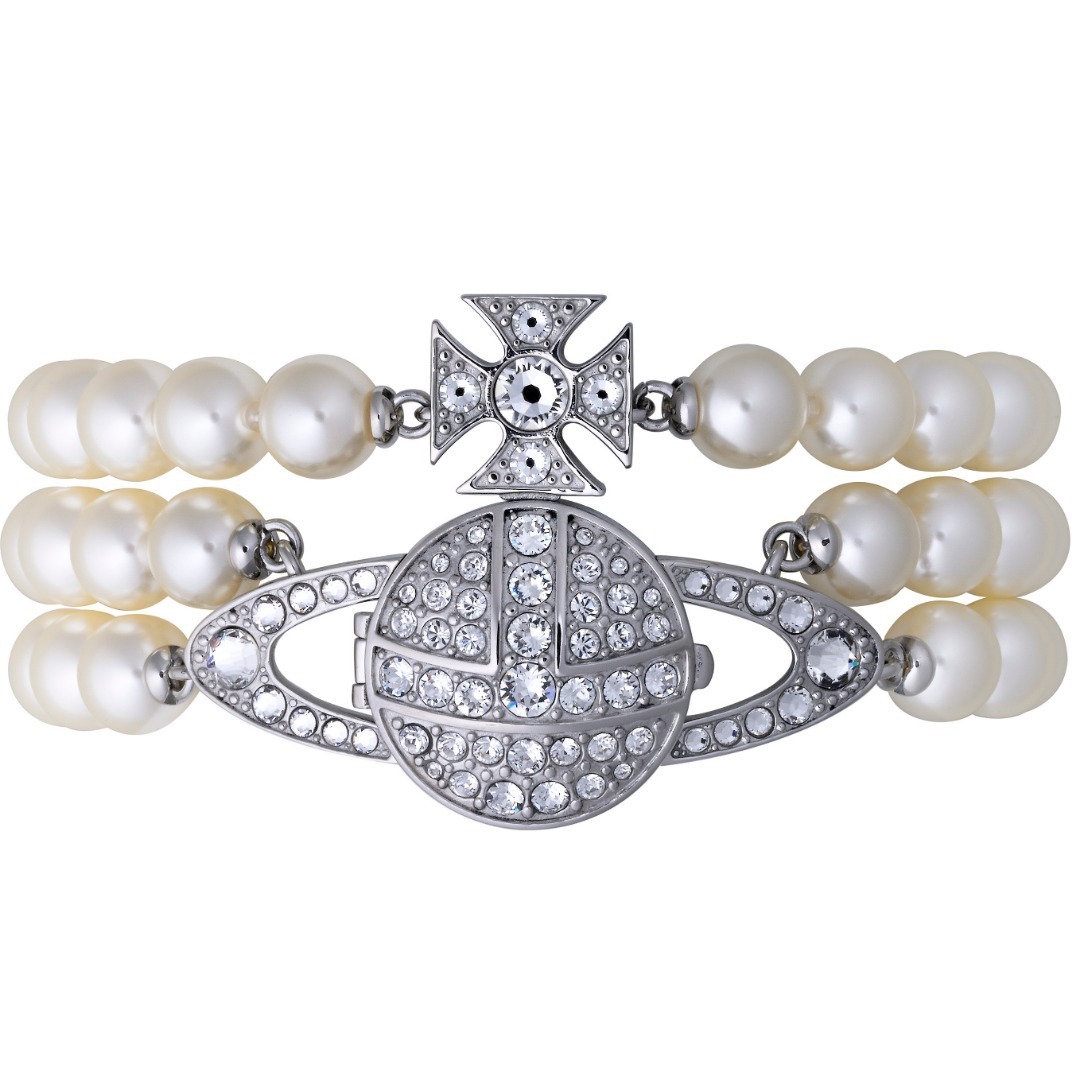 ヴィヴィアン・ウエストウッドの新作腕時計、3連パールと「ORB」を繋い