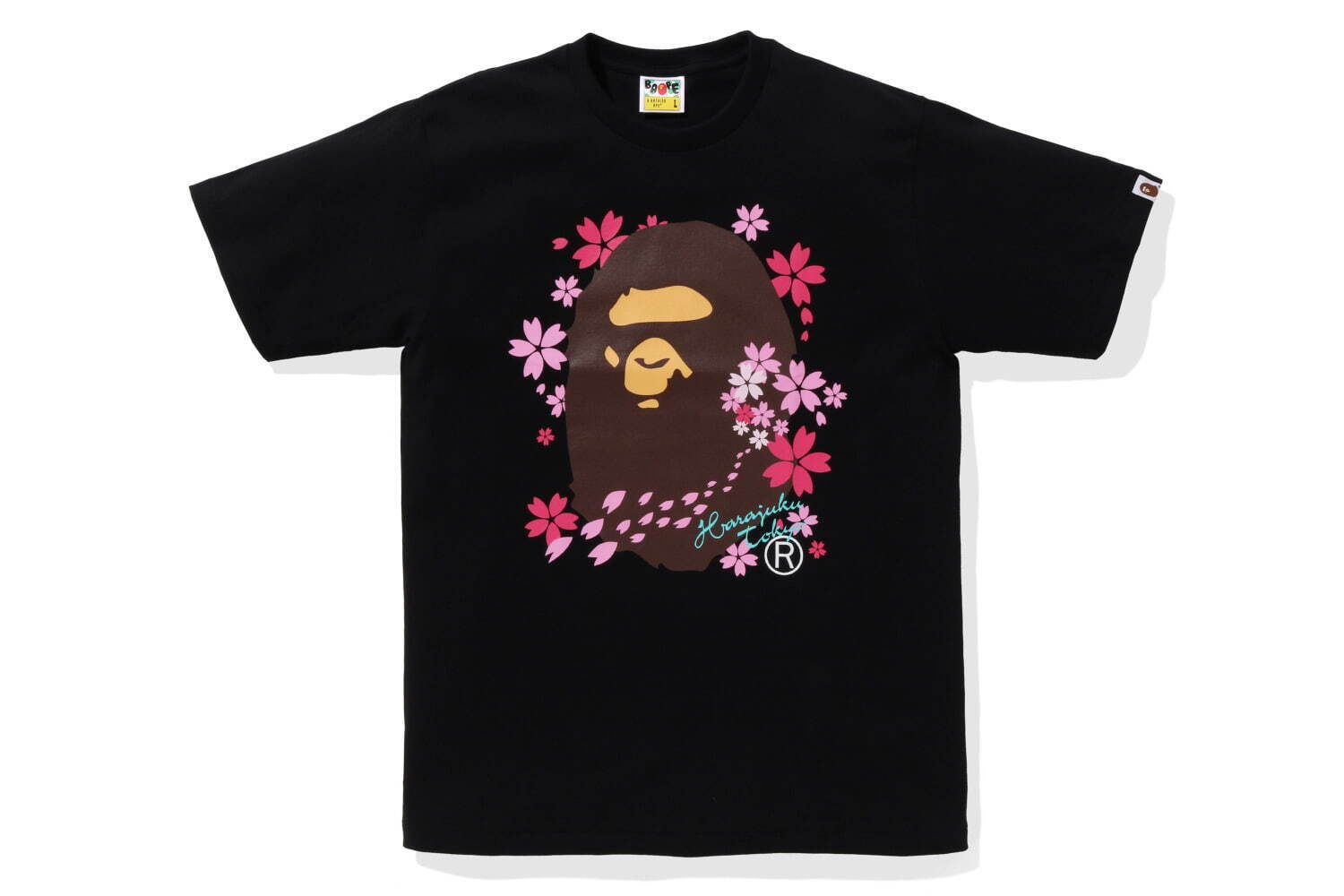 ア ベイシング エイプ“桜”モチーフのTシャツ、富士山が覗くエイプ