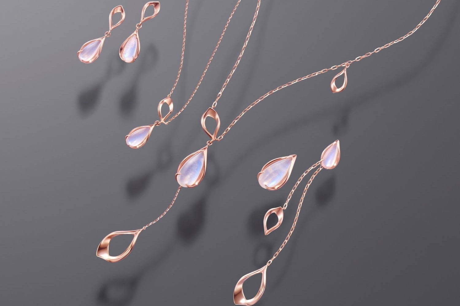 スタージュエリーの“桜”ピアス＆ネックレス、水面に揺らめく“花筏”を