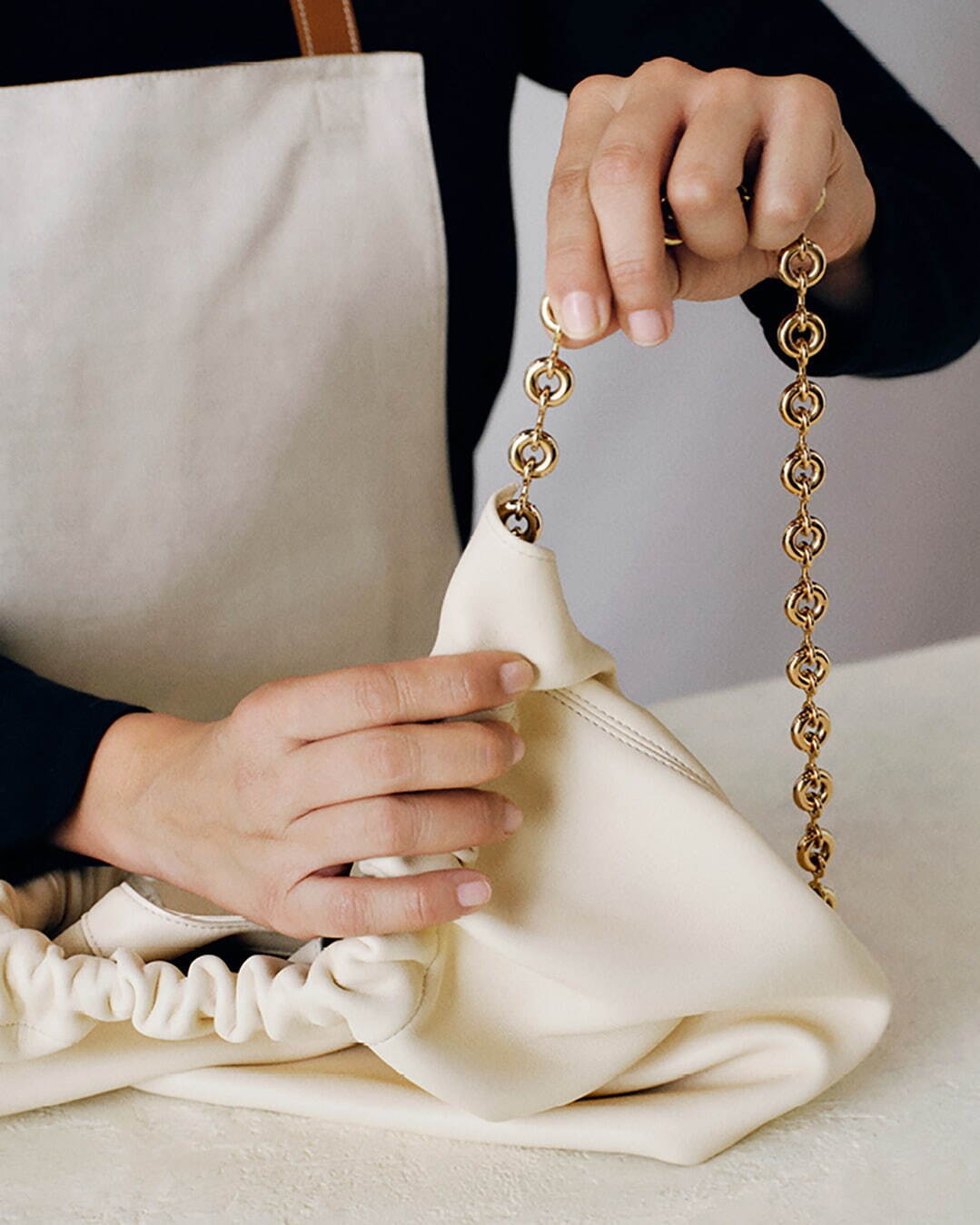 ロエベ ドーナツチェーン LOEWE ドーナツチェーン ブラックショルダー