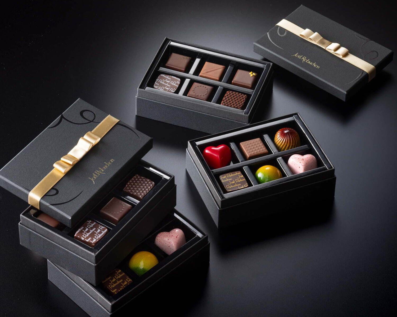 ジョエル・ロブション2025年バレンタイン、薔薇香るハート型ショコラ