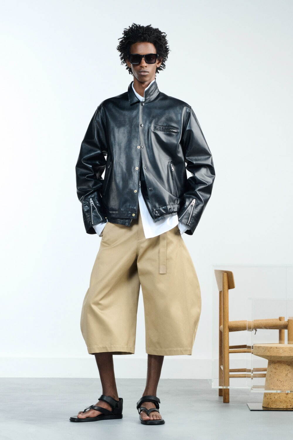 sacai 2026年春夏メンズコレクション - 日常に溶け込む装い