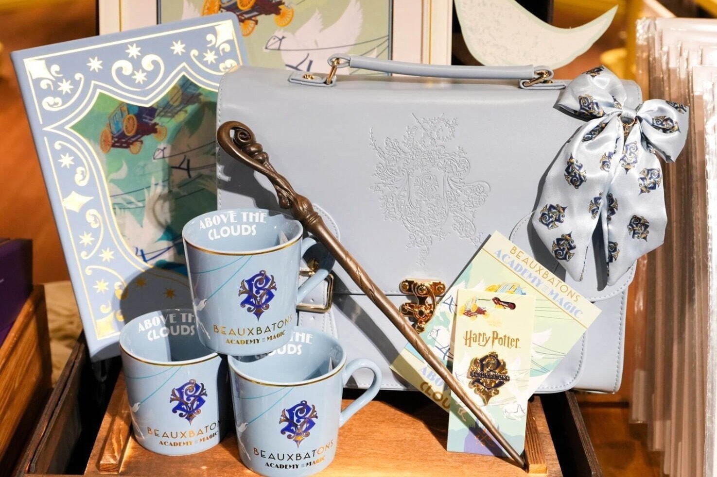 ハリー・ポッター「炎のゴブレット」“ボーバトン”グッズ、ベビーブルー
