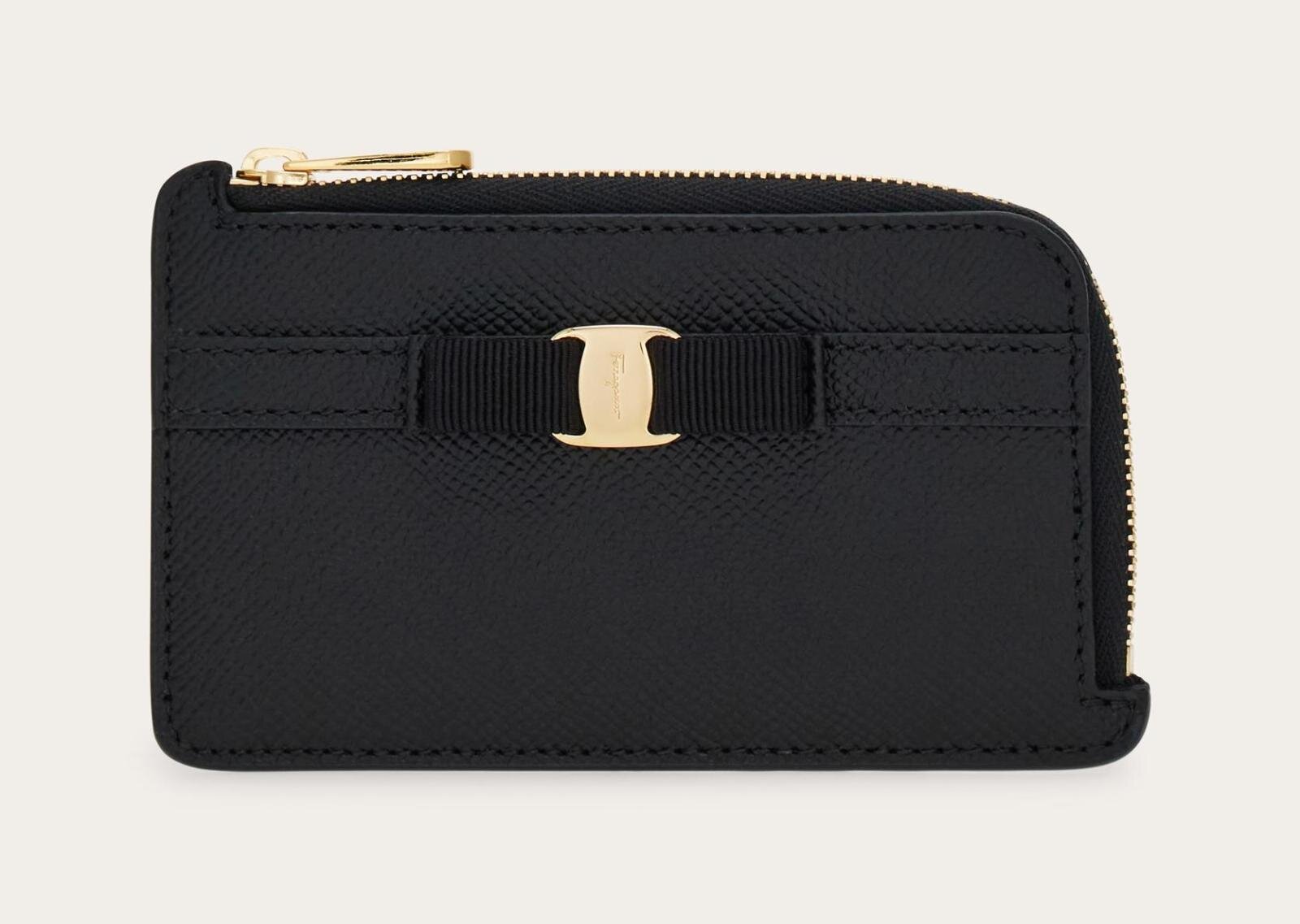 フェラガモ“リボン付き”ウォレット「ヴァラ」ゴールドパーツ煌めくミニ