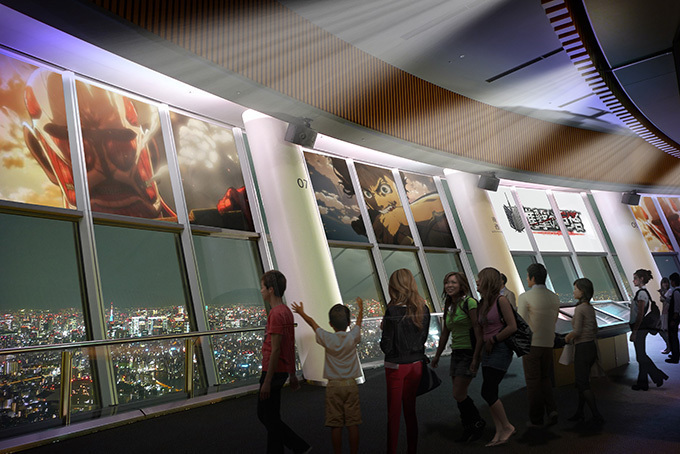 東京スカイツリーに巨人襲来！？「進撃の巨塔 アタック オン スカイ