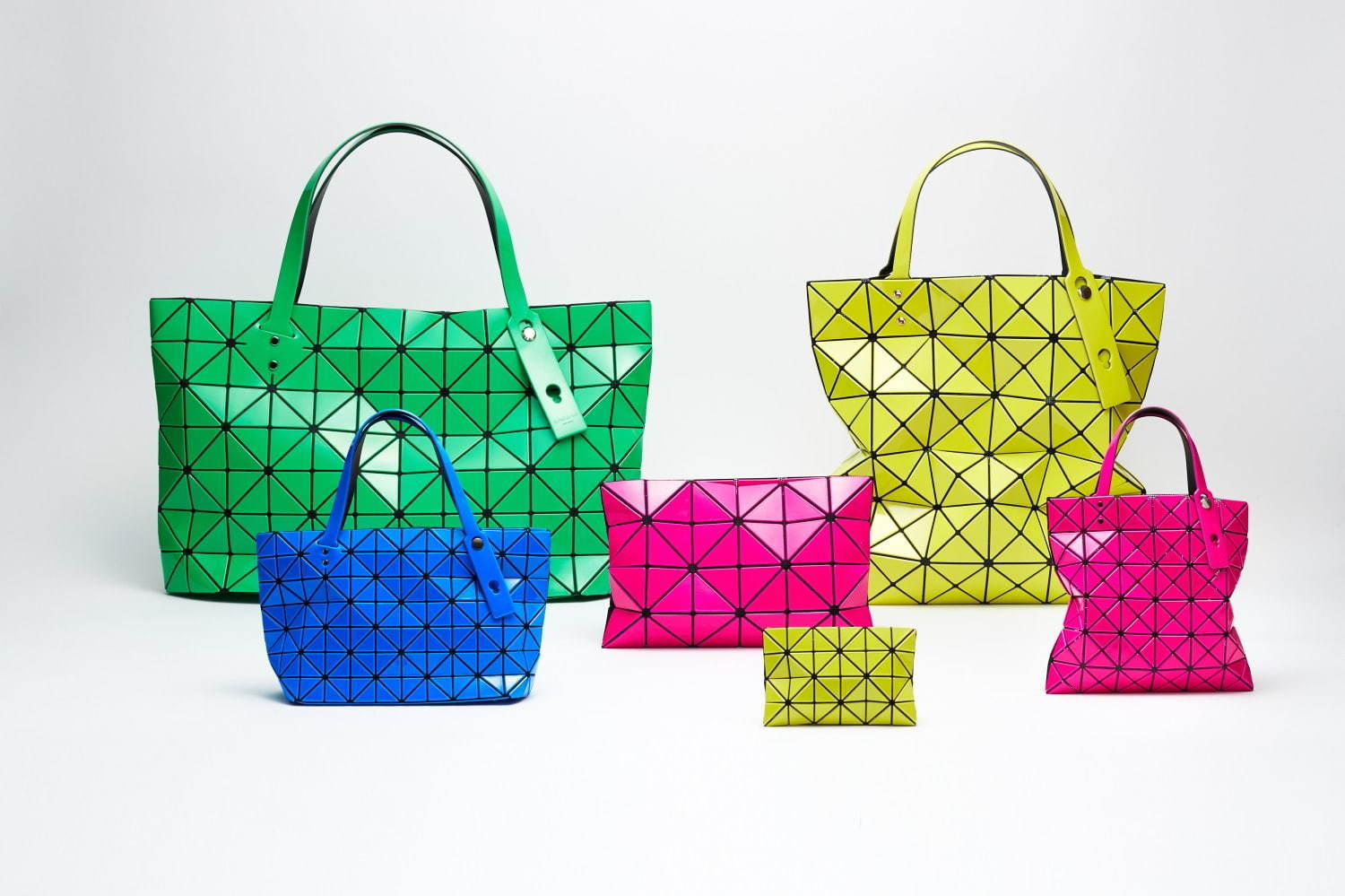BAO BAO ISSEY MIYAKE“4分の1”サイズの限定ミニバッグ、東京・大阪で