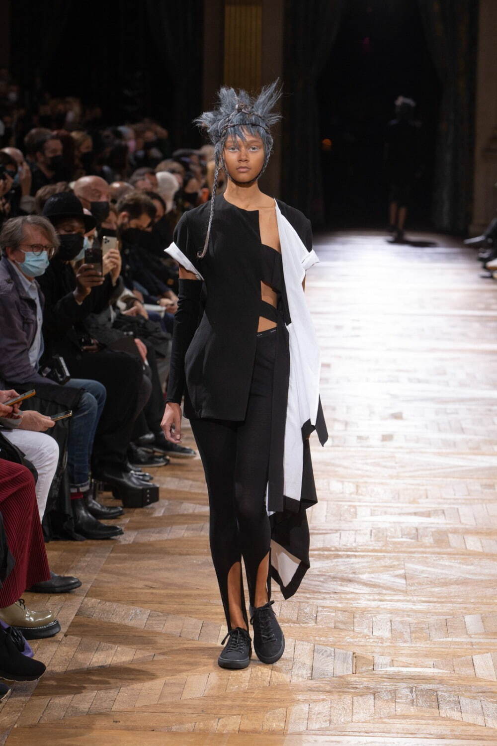 ヨウジヤマモト 2022年春夏ウィメンズコレクション - 「黒」を装う、飄