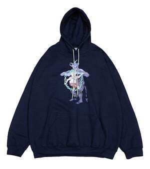 ミルクボーイ×マダラニンゲン“悪魔プリント”を施したシャツ＆暗闇で