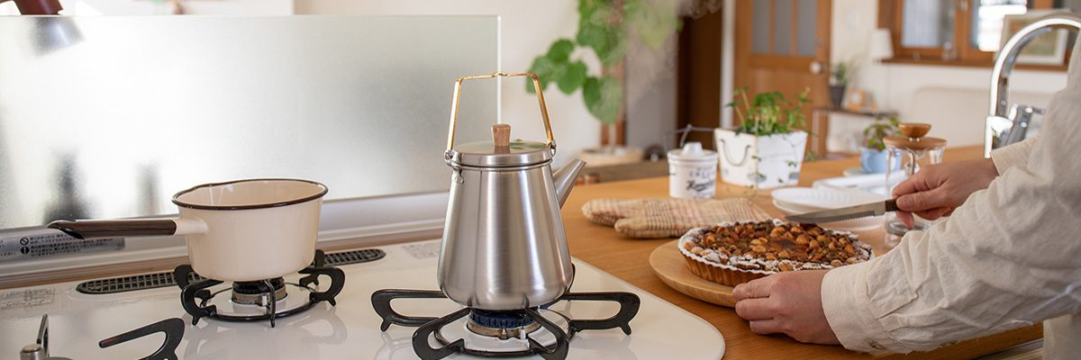 1.0Lトリップケトル（サテンシルバー）｜製品を見る｜薪⽕の総合商社