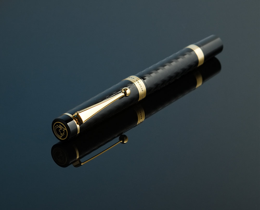 Maruzen's 150th anniversary Athena pen | fudefan