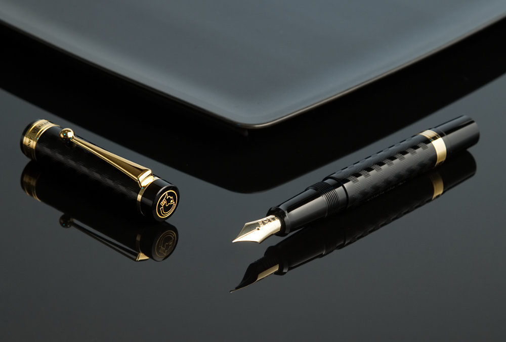 Maruzen's 150th anniversary Athena pen | fudefan