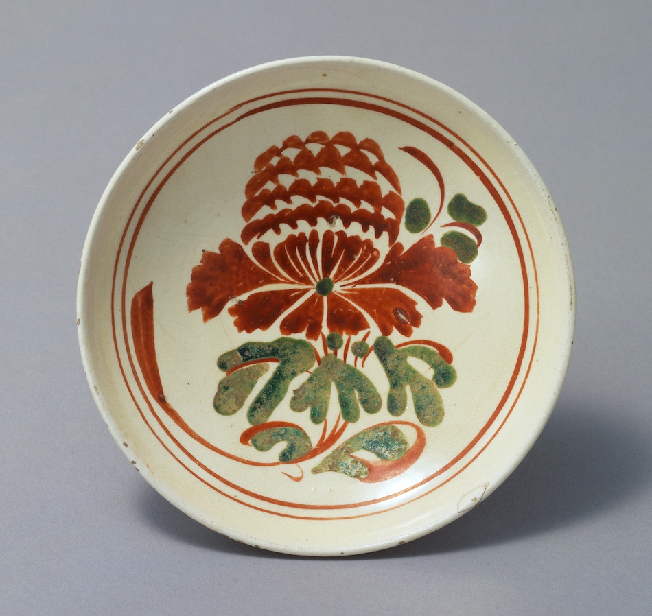 白地紅緑彩牡丹文碗 | 磁州窯系 | 収蔵品詳細 | 作品を知る | 東京富士