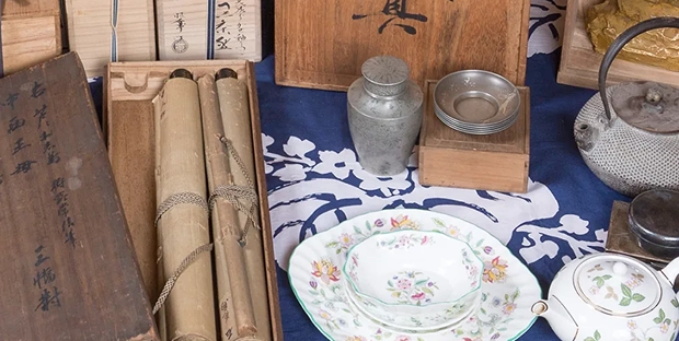 九谷焼の巨匠・武腰潤作『川蝉番いの飾瓶』を福ちゃんが買取！気になる