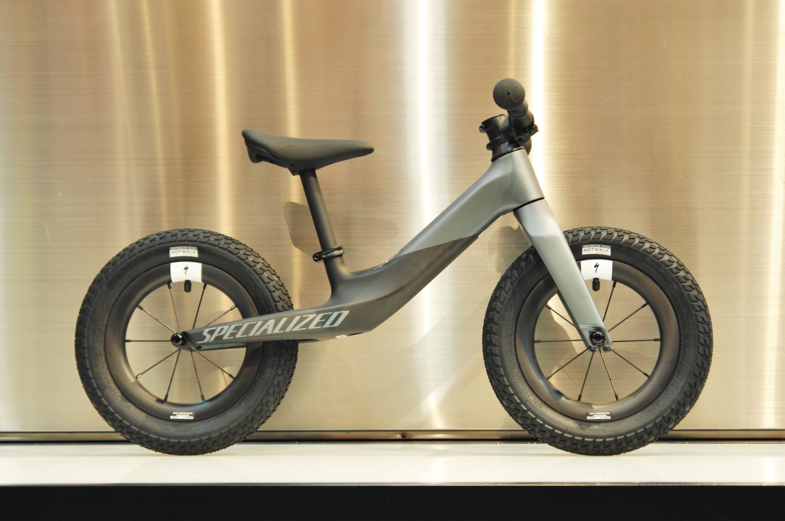 SPECIALIZED HOTWALK CARBON キッズバイク カーボン製 SPECIALIZED