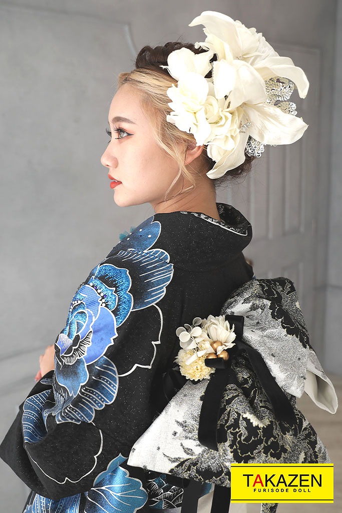 クール系モード 黒/ブルー(青) 薔薇柄 目立つ大柄 派手振袖ネット