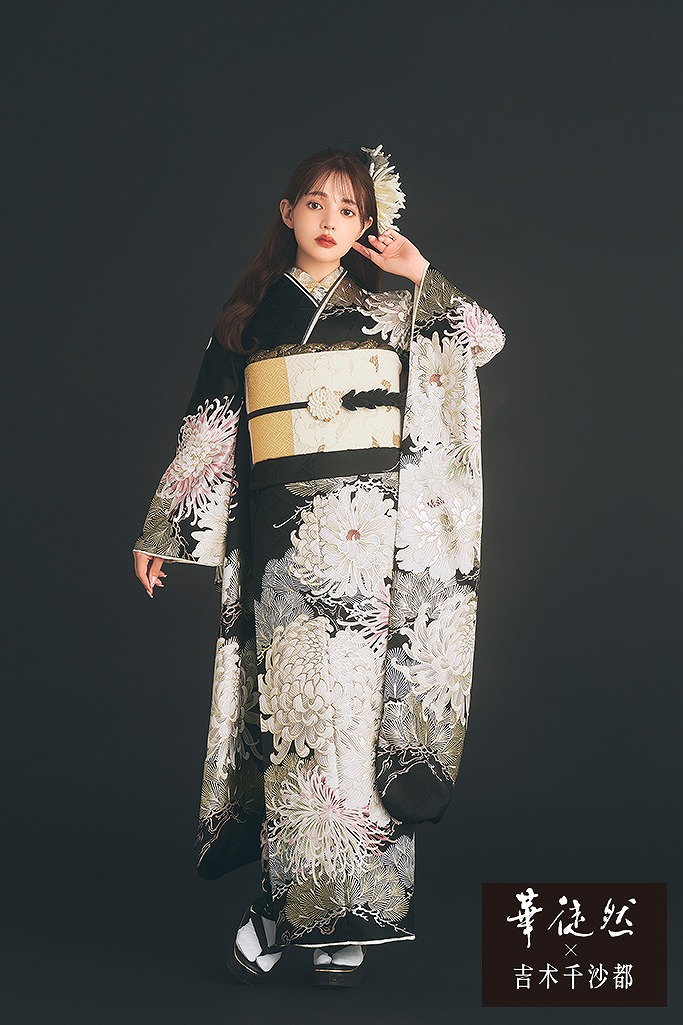 黒地モノトーン乱菊と薔薇のシックな振袖フルセット