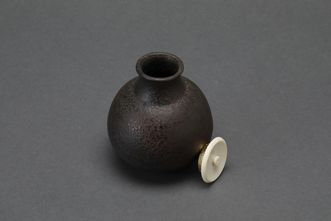 茶道具 高取 丸壺茶入 茶入 亀井楽山 味楽 仕覆 弥左衛門間道 西陣織