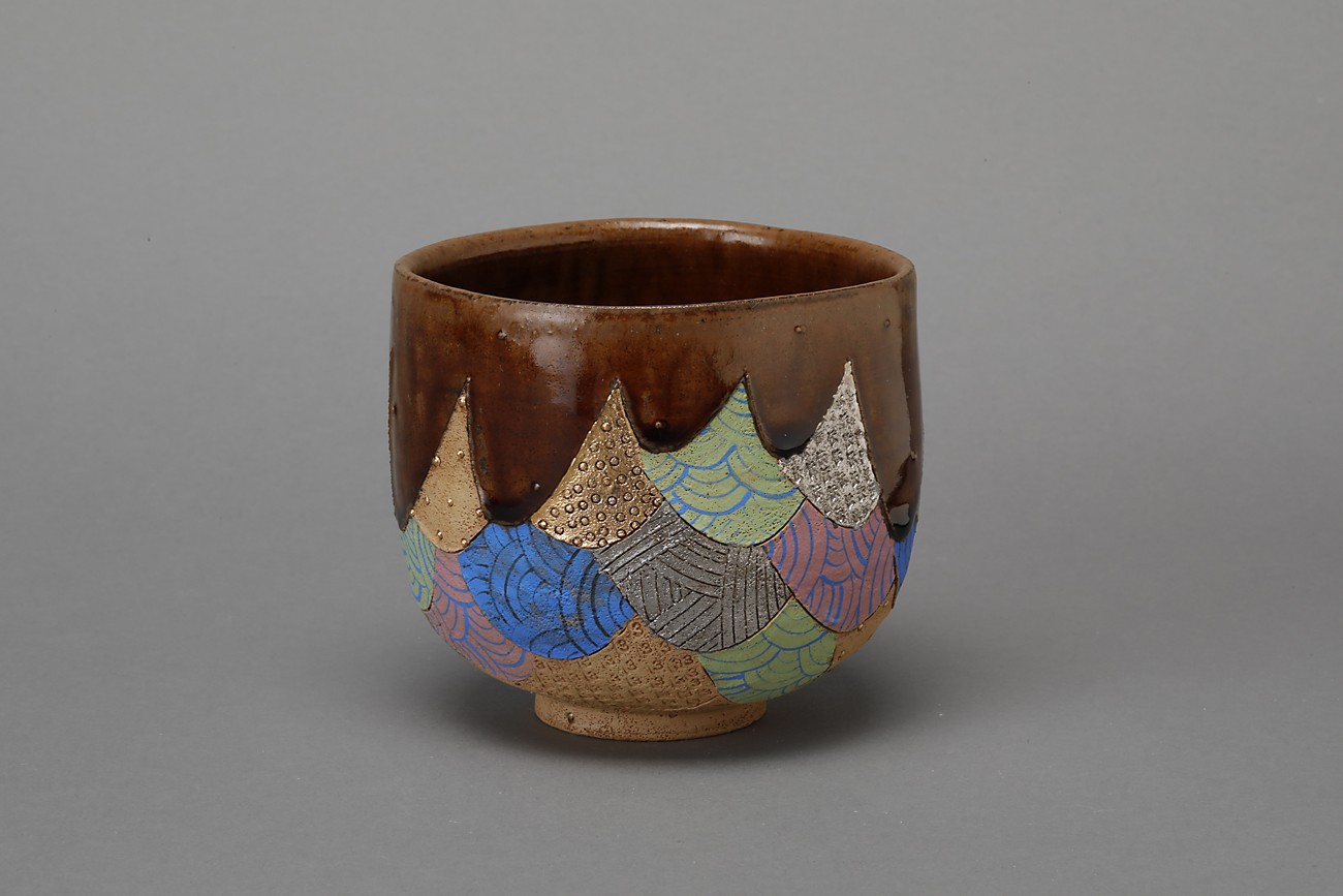 飴釉流色絵金銀彩鱗波文茶碗 | 茶道具 | ギャラリー器館