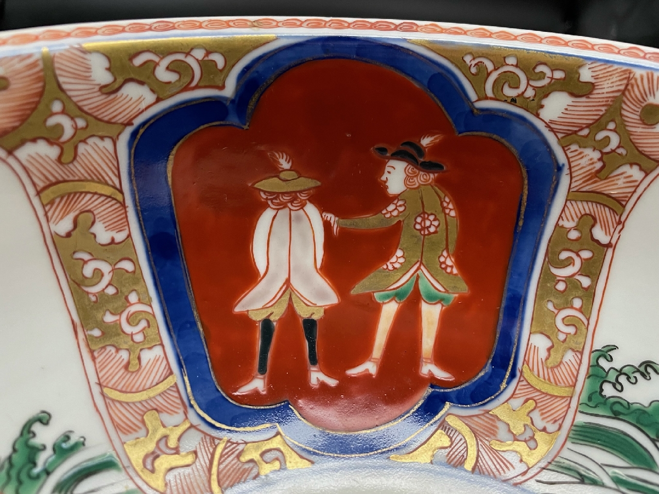 古伊万里、赤絵南蛮船、竜宮図輪花鉢、江戸時代。本物保障。 古伊万里