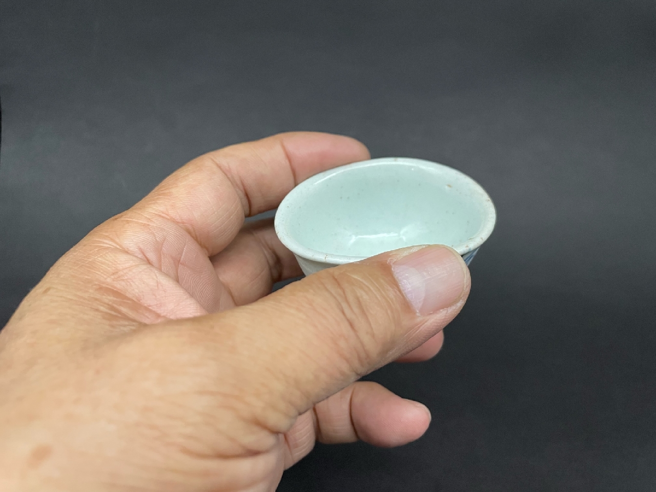 高足杯 初期伊万里 淡いコバルト ☆ニュウ、直しなど欠点あり 高足杯