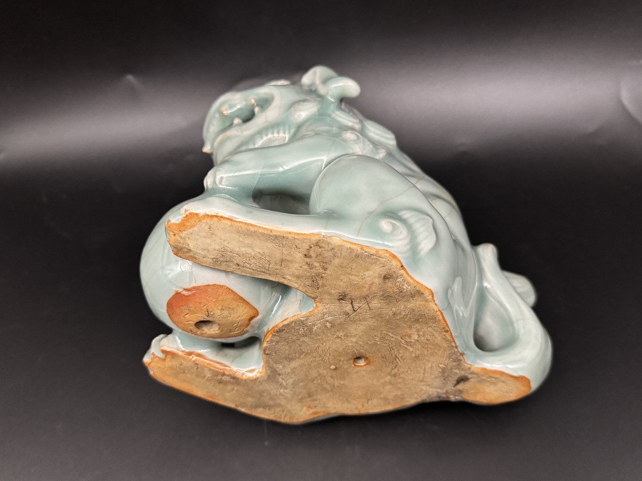 ギャラリー安原 / ご売約「応援企画」鍋島青磁 玉取り獅子置物