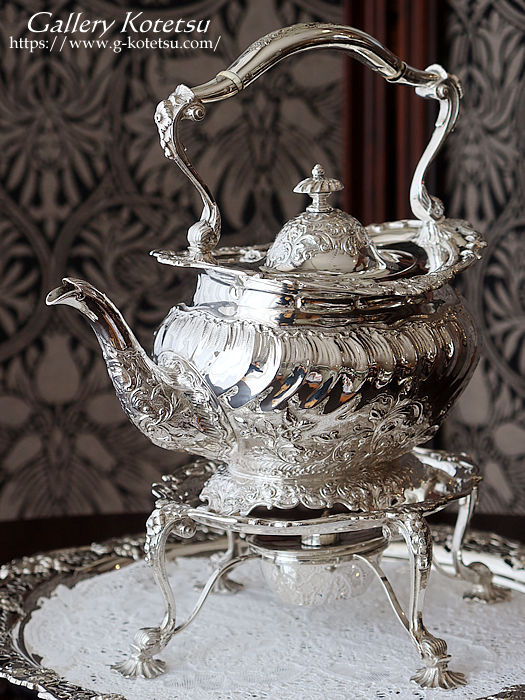 銀製ティーサーバー、3点セット 銀製ティーサーバー、3点セット