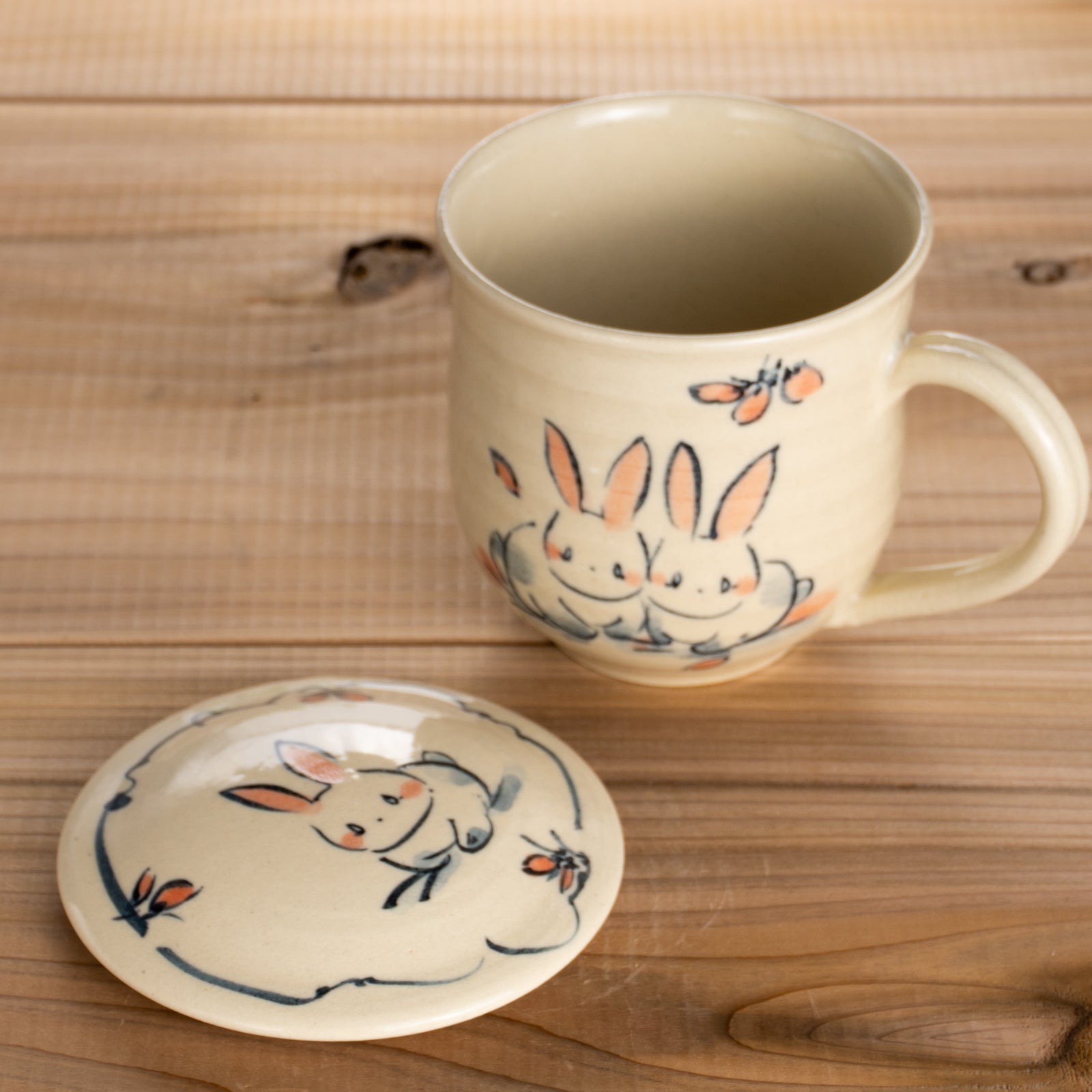 京都 清水焼】蓋付マグカップ 仲良しウサギM 工房咲良｜コトポッター