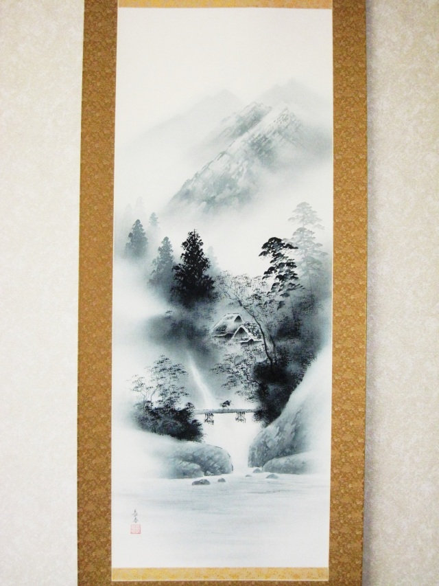 春翠筆 墨山水図 掛軸 絹本 春翠筆 墨山水図 掛軸 絹本 【