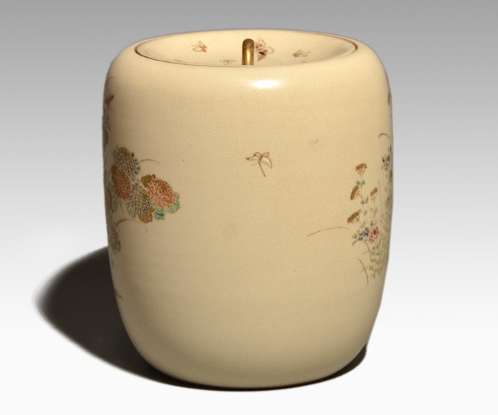 薩摩水指 色絵金襴秋草文 蓋は蝶 | 古美術ささき