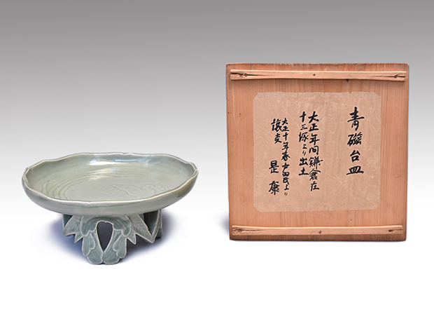 皿□青磁魚文 四ツ口皿 魚紋 古い菓子鉢 古玩 中国 時代物 骨董品