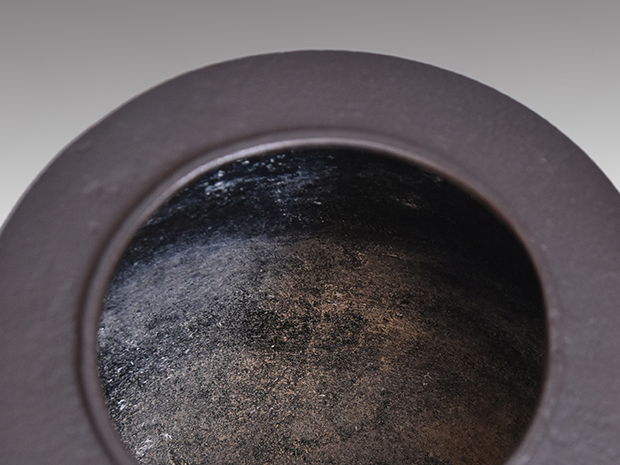 松文肩衝釜 畠春斎（作） 共箱 風炉用 | 古美術ささき