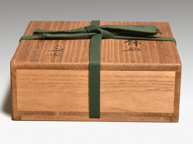 古稀彩 露草絵飾皿 六代・六世 清水六兵衛(作) 共箱 | 古美術ささき