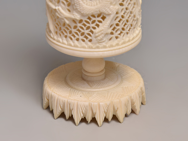 Y2556 高級彫刻 透かし彫り 花彫刻 蓋物 総重量89.7g Y2556 高級彫刻