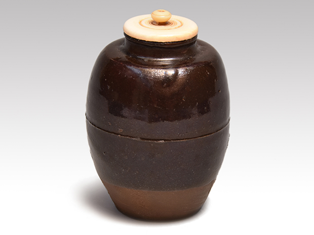 中国 唐物 黄釉 茶碗 仕覆・時代箱付 M R4289 中国 唐物 黄釉 茶碗 仕