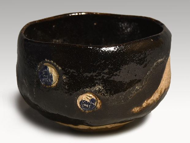 黒茶碗 三代 中村道年(作) 数印富士の絵 共箱 | 古美術ささき