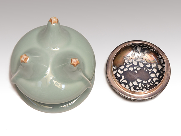 青磁三足純銀火屋 香炉 在銘共箱 【公式通販】