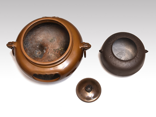 四代 高木治良兵衛(作) 鬼面風炉 真形釜添 共箱 | 古美術ささき