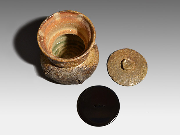 四代 高橋楽斎(作) 信楽 破れ袋水指 共蓋 塗蓋付 共箱 | 古美術ささき