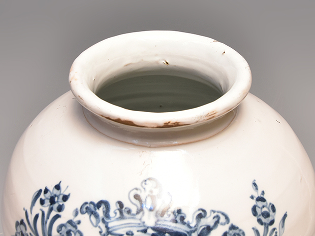 イタリア マジョリカ 18世紀 トスカナ地方 デルタ窯 陶器 藍絵 紋章文