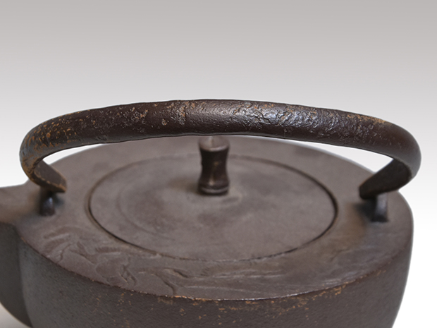 鉄燗鍋銚子 替え蓋付属 橋本辰敏（作）共箱 | 古美術ささき