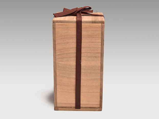 人間国宝浜田庄司の「六角捻花生 」 共箱