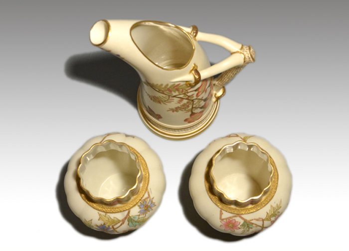 英国 ロイヤルウースター ブラッシュアイボリー 水差し・小花瓶、3点