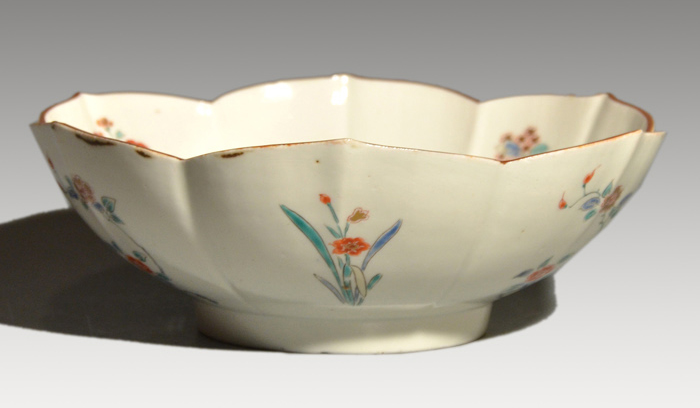 明治時代 伊万里 跳ね兎 色絵 輪花 深鉢 明治時代 伊万里 跳ね兎 色絵