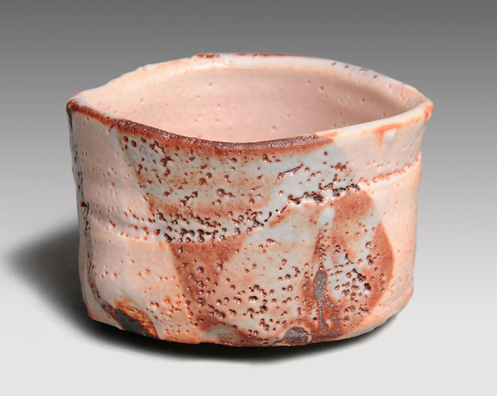 佐々木八十二作 志野茶盌 共箱有 佐々木八十二作 志野茶盌 共箱有 2025