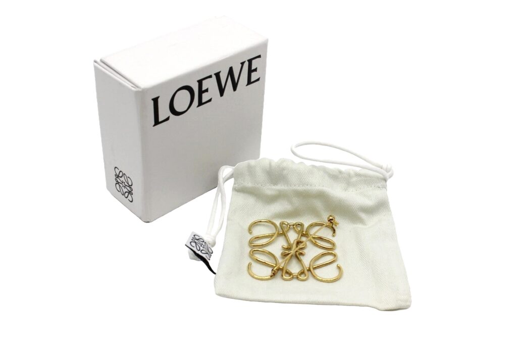 ロエベ アナグラム ブローチ ゴールド金具 買取＆入荷情報 - 質屋小泉