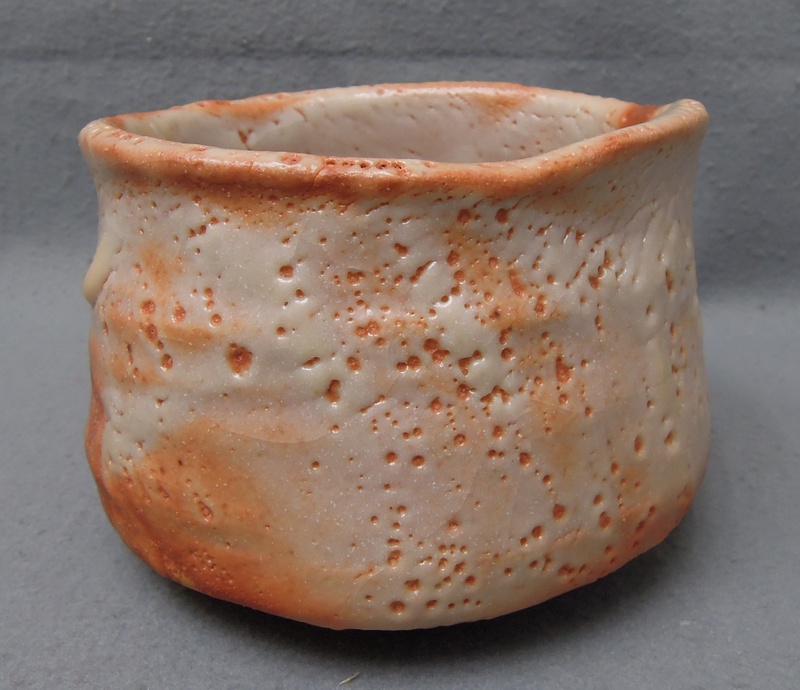 玉置保夫 ☆ 赤志野 ぐい呑 ☆ 共箱 ☆ 希少な赤志野で釉景の美しい